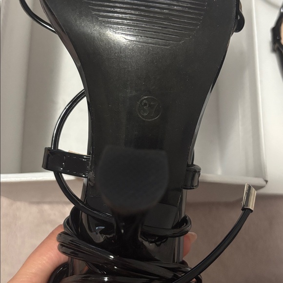 Black Leg Tie Heels Faux Leather - Picture 4 of 4